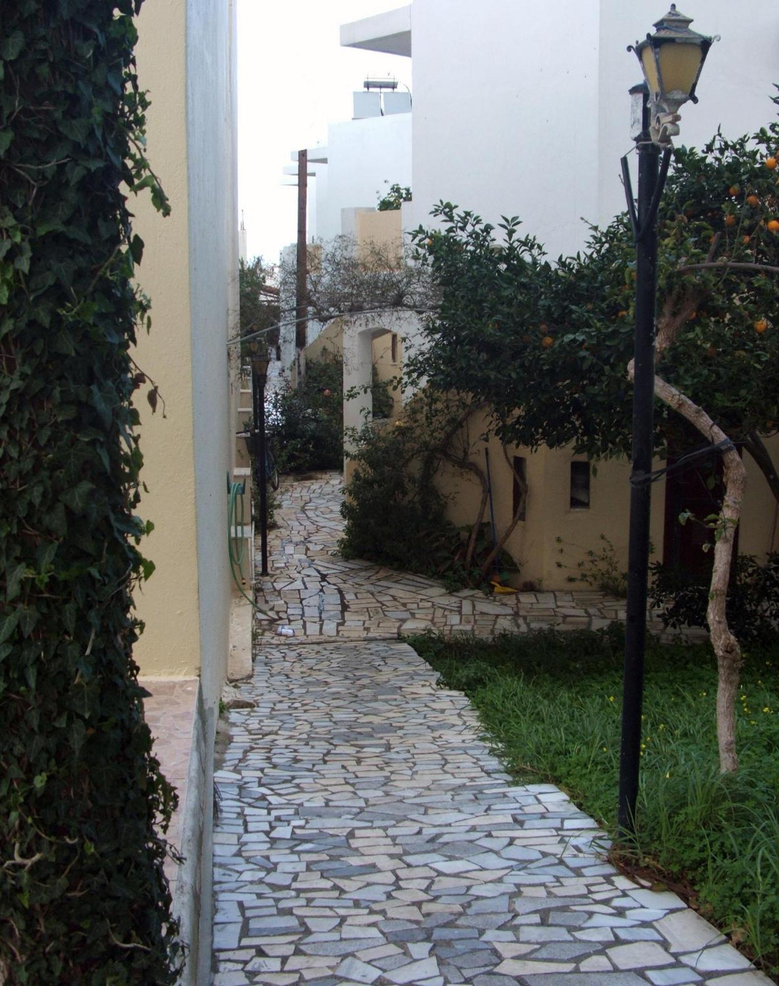 Erato Hotel Apartments Rethymno  Exterior photo